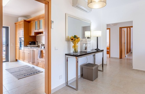 Porto de Mos Apartment | 3 bedroom apartment in Porto de mós, Lagos close to the beach
