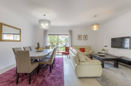 Porto de Mos Apartment | 3 bedroom apartment in Porto de mós, Lagos close to the beach
