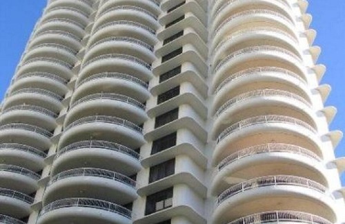 Gold Coast Apartment | 3 Bedroom Broadbeach/Surfers Oceanview Apartment
