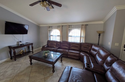 Sunrise Manor House | 3-bedroom house in brilliant Las Vegas with WiFi, AC