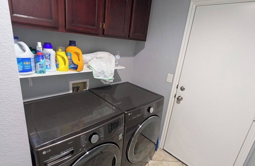 Sunrise Manor House | 3-bedroom house in brilliant Las Vegas with WiFi, AC