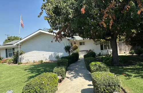 Kingsburg House | 3-bedroom house in fabulous Kingsburg with pool