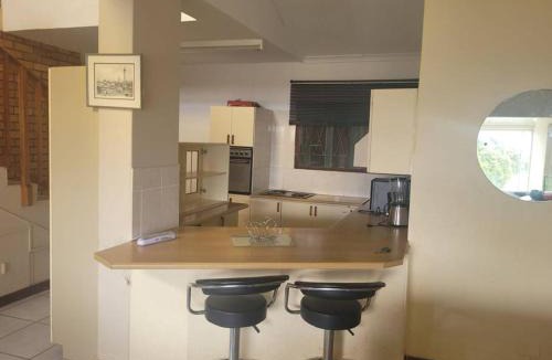Wavecrest House | 3 bedroom house with parking