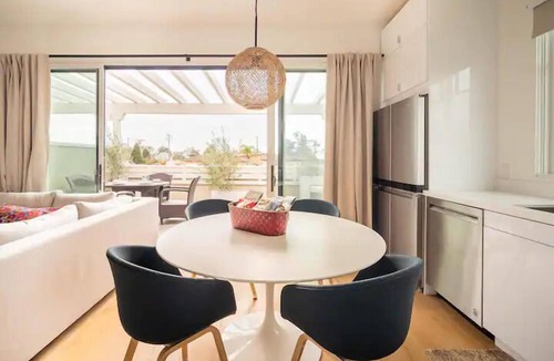 Carpinteria Apartment | 3-bedroom King size new build apartment in charming Carpinteria with WiFi, AC.