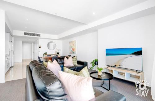 Surfers Paradise Apartment | 3 Bedroom Ocean Views on Level 29 at the H'Residences - Q Stay