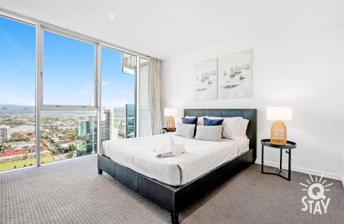 Surfers Paradise Apartment | 3 Bedroom Ocean Views on Level 29 at the H'Residences - Q Stay