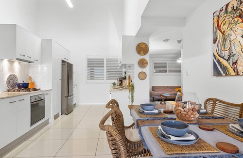 Bongaree Apartment | 3 Bedroom Penthouse-Short Walk to Sandstone Point - QLD