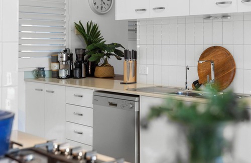 Bongaree Apartment | 3 Bedroom Penthouse-Short Walk to Sandstone Point - QLD