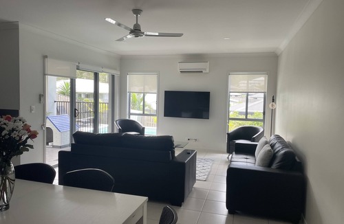 Upper Coomera House | 3 Bedroom Pet-Friendly Home