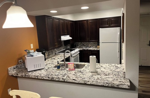 South Lake Tahoe Resort | 3-bedroom resort in gorgeous South Lake Tahoe with WiFi, fitness rm jacuzzi