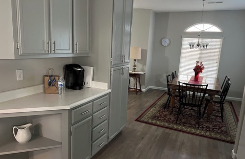 Merced House | 3-bedroom townhome in marvelous Merced with WiFi, AC