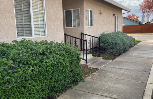 Merced House | 3-bedroom townhome in marvelous Merced with WiFi, AC
