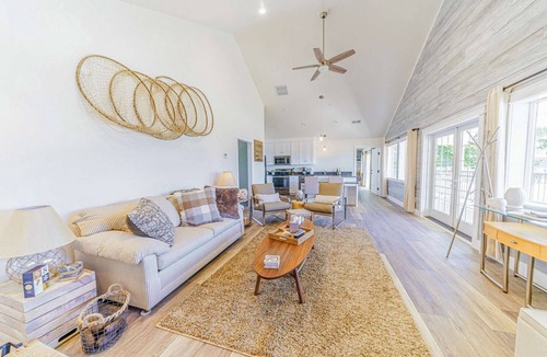 Crescent City North House | 3 Coastal View Houses in 1:"Seaview" + "Seasong" + "Selah"