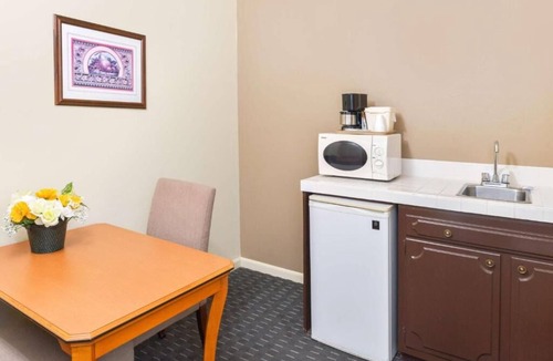 Solvang Hotel | 3 Family-Friendly Units, Continental Bfast, Near Hans Christian Andersen Museum