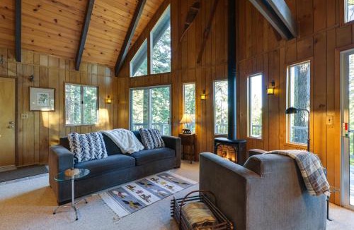 Arnold House | 3 Mi to Big Trees State Park: Cabin w/Deck