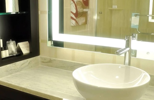 Sunrise Manor Hotel | 3 Modern Units Near Fremont Street Attractions! Pool, Night Entertainment