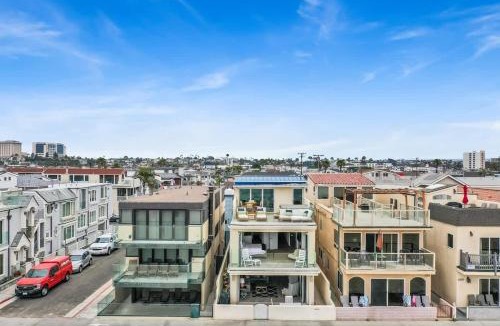 West Newport House | 3 Story Oceanfront with Incredible View Hot Tub home
