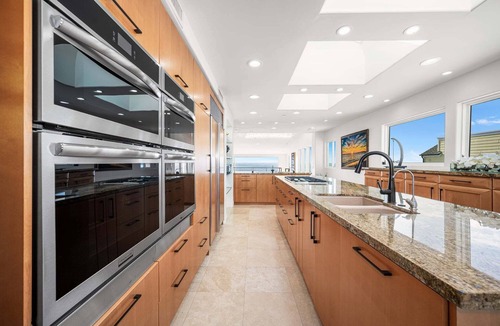 Peninsula House | 3 Story Single Family Home with Sauna, AC, and Private Gated Parking