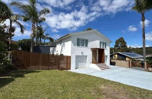 Surf Beach House | 3 White Sands