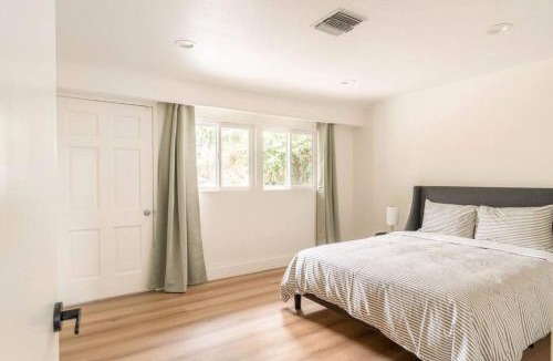 Central Malibu House | 30 PCT OFF! Malibu Villa, Ocean View, Beach, Hiking