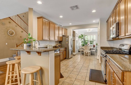 North Las Vegas House | 3000 Sq.Ft 5Bedrm 4Ba Luxury Oasis in the Desert