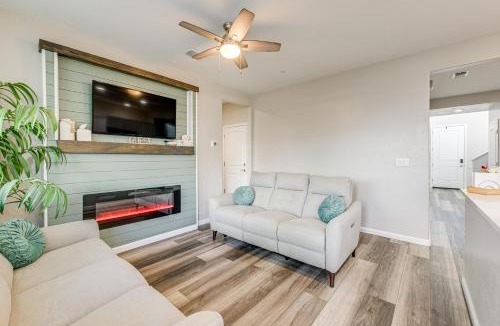 Visalia House | 36 Mi to Sequoia NP: Pet-Friendly Home w/Dog Run!