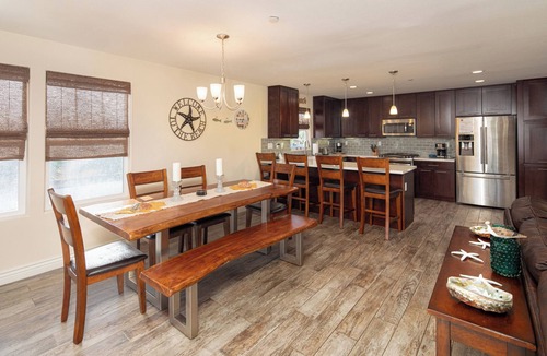 Downtown House | 366 San Luis Ave