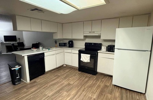 Las Vegas Apartment | 3bd 2ba Pet friednly with Washer and Dryer