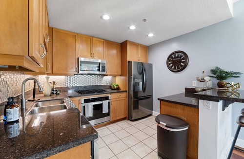 Cortez Hill Apartment | 3BR Downtown Peaceful Corner