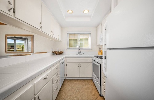 West Newport Apartment | 3BR Home Steps from Shops, Pier and Beach