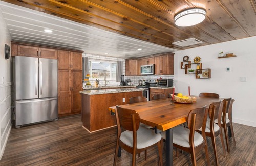 Old Southwest House | 3BR w/shared Hot Tub & Backyard Oasis