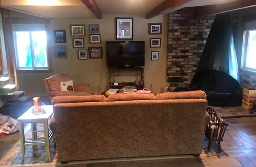 Chamberlands Cabin | 3k sf cabin w private beach, pool, tennis. 4 beds, 3.25 bath, prime location