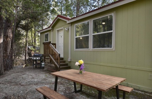 North Wawona House | (3R) Suter's Forte at The Redwoods In Yosemite
