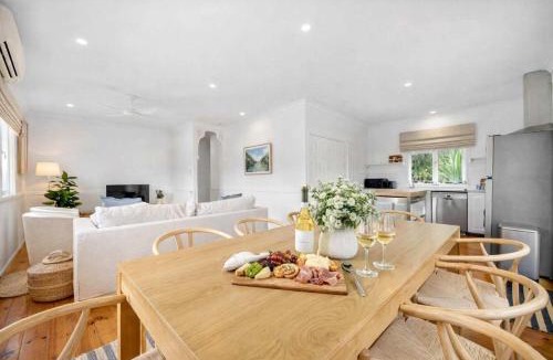 Red Hill House | 4 Bed Queenslander City Views Walk to Suncorp Deck + Parking