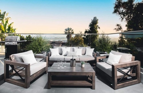 Middletown Villa | 4 Bedroom 2 Bath with Ocean View, Hot Tub, Parking