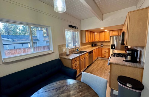 Lower Kingsbury House | 4 Bedroom close to downtown (SL195)