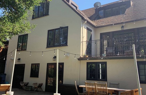 Easton Addition House | 4-bedroom house in Burlingame - perfect for your getaway.