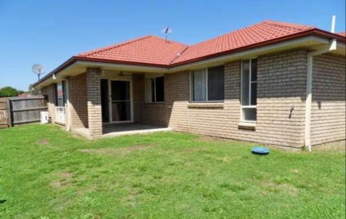 Raceview House | 4 Bedroom House ipswitch Near City