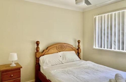 Raceview House | 4 Bedroom House ipswitch Near City