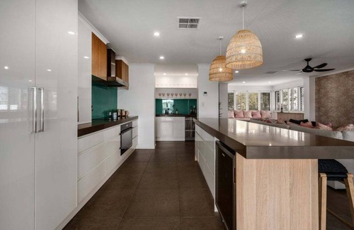 Kings Beach Resort | 4 Bedroom - Nimolanca Partial Ocean View