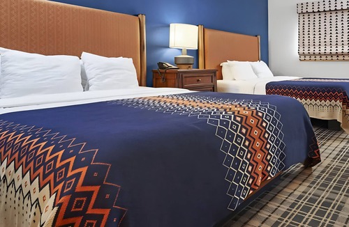 Mammoth Lakes Hotel | 4 Cozy Alpine Units with Sauna & Steam Room Access Near Mammoth Ski Adventures!