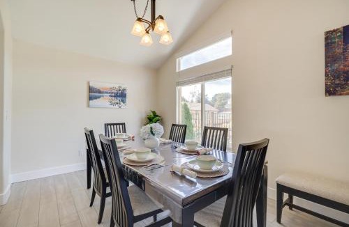 Northwest Reno House | 4 Mi to Downtown Reno: Family Retreat w/Fireplace