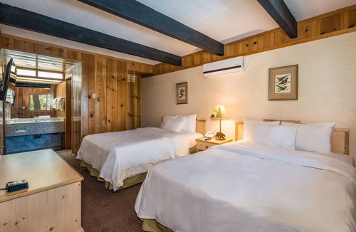 Bass Lake Hotel | 4 Nature Lodge w/Breakfast (Select Stays) Near Bass Lake & Scenic Sierra Trai