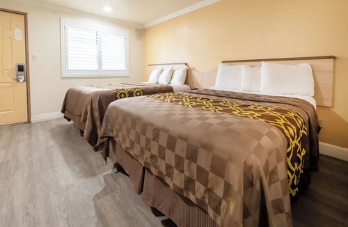 Corcoran Hotel | 4 Rooms w/Desk, Fridge, & Microwave Near Dining Spots & Corcoran Train Station