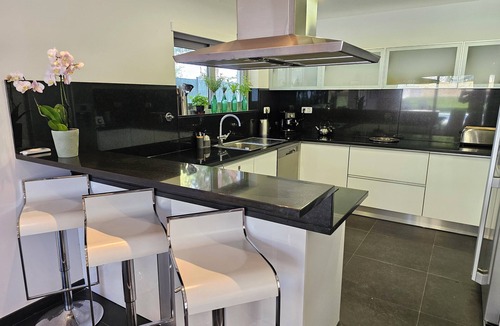 Castelo Villa | 4 suites, pool, direct beach access, Casa Rio/Dora by Sesimbra Sun Sea