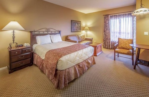 Genoa Hotel | 4 Units | Restorative Mountain Stay w/Hot Spring Near Iconic Tahoe Parks
