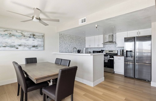 Morro Bay Hotel | 456 Embarcadero Inn & Suites