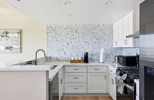 Morro Bay Hotel | 456 Embarcadero Inn & Suites
