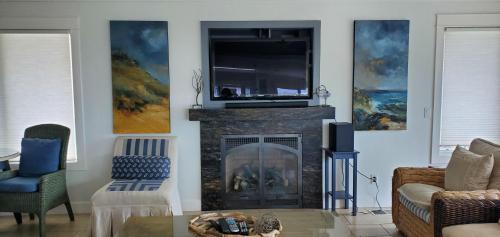 San Simeon House | 4812 Windsor Blvd. Seaclift Estates