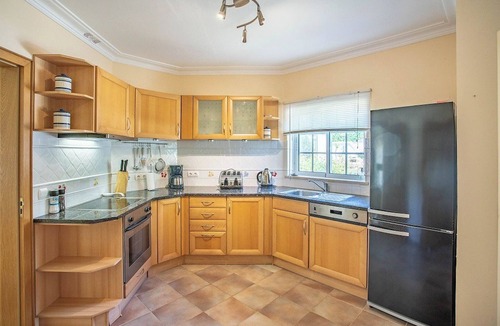Estombar Ski Chalet | 49 Presa da Moura Superbly 2 Bed Townhouse Close to Carvoeiro